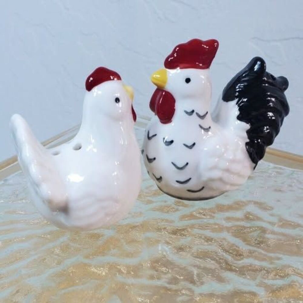Hand Painted Hen and Rooster Mini Salt and Pepper Shakers~Vintage~